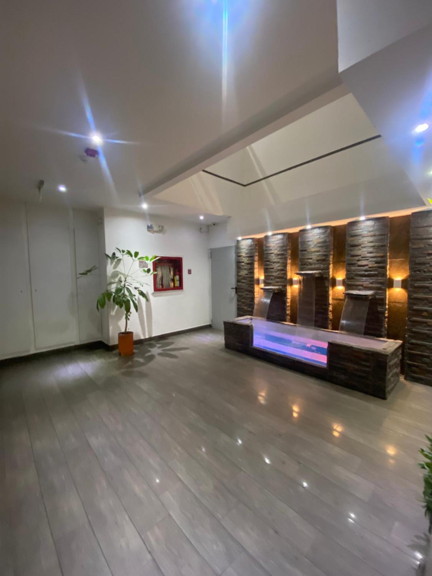 Finlandia Park Suite 키토 외부 사진